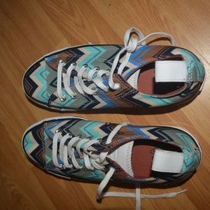 Converse - never worn